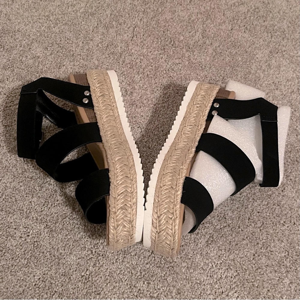 Soda “Bryce” black strappy sandals size 6.5 NWOB - Picture 3 of 8